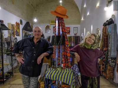 Facciamo dunque la conoscenza del 65enne Franco e della 63enne Maria